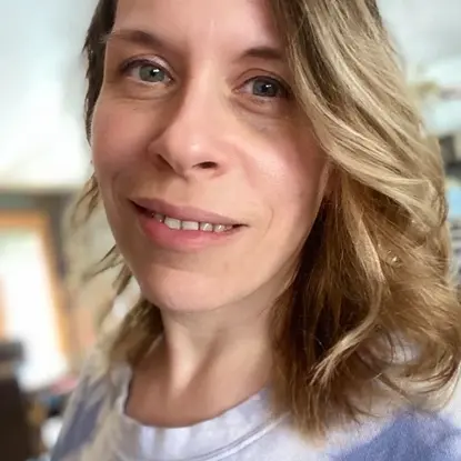 DANIELLE  F. Photo