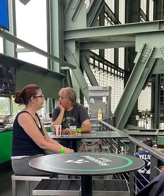 People watchig the game